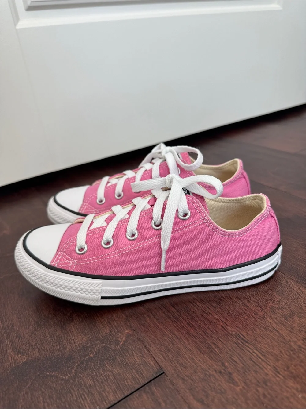 Converse Girls Pink Chucks All Stars Skater Shoes Casual Chic Street Style, Sz 1